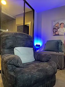 DimitriSullivan  online show from February 2025 05:01:01 AM