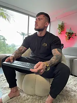 DimitriSullivan  online show from December 2025 01:43:02 PM