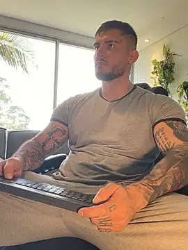 DimitriSullivan  online show from April 2026 01:29:01 PM