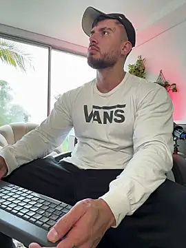 DimitriSullivan  online show from December 2025 01:43:02 PM