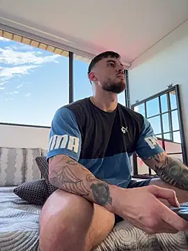 DimitriSullivan  online show from November 2025 06:30:02 PM