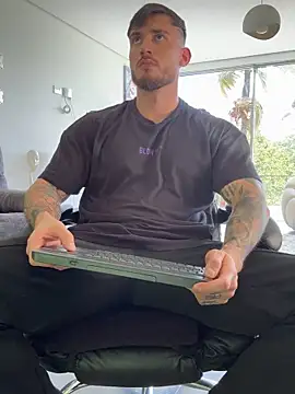 DimitriSullivan  online show from November 2025 05:39:02 PM