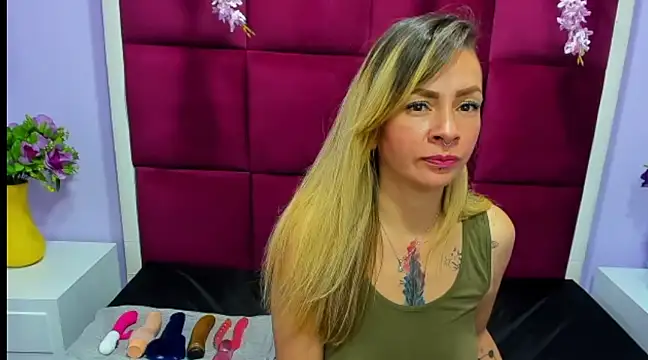 Snapshot of alaha_evans chatting on January 2025 03:55:01 AM alaha evans online show from January 2025 03:55:01 AM