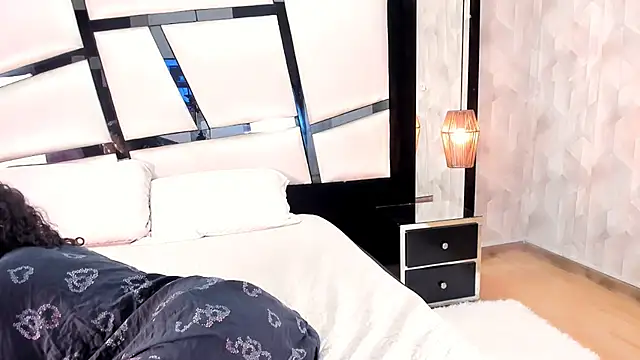 AriannaRussell  online show from January 2026 02:45:01 PM