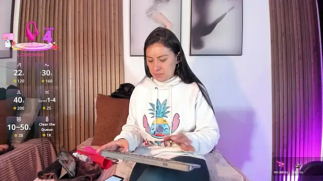 Ella Rousse online show from November 2025 02:32:01 PM