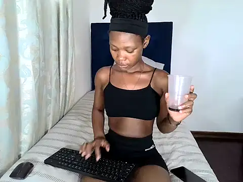 RayaBae online show from December 2024 01:01:02 PM