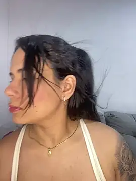 Snapshot of Leyna_Kenet chatting on December 2024 03:25:02 AM Leyna Kenet online show from December 2024 03:25:02 AM