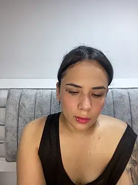 Snapshot of Leyna_Kenet chatting on January 2025 12:25:02 AM Leyna Kenet online show from January 2025 12:25:02 AM