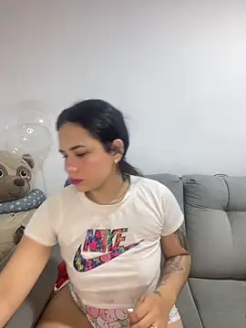 Snapshot of Leyna_Kenet chatting on December 2024 03:50:02 PM Leyna Kenet online show from December 2024 03:50:02 PM