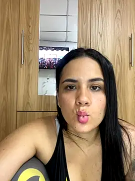 Snapshot of Leyna_Kenet chatting on November 2025 10:10:01 PM Leyna Kenet online show from November 2025 10:10:01 PM