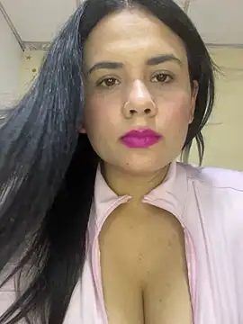 Leyna Kenet online show from May 2026 01:38:02 AM