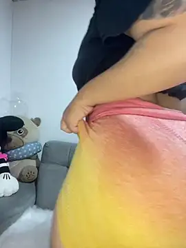 Snapshot of Leyna_Kenet chatting on December 2024 01:37:01 AM Leyna Kenet online show from December 2024 01:37:01 AM