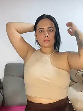 Snapshot of Leyna_Kenet chatting on March 2025 12:09:02 AM Leyna Kenet online show from March 2025 12:09:02 AM