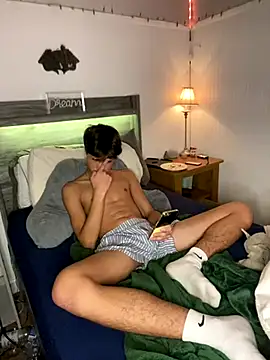 Snapshot of Linc0ln_dykes chatting on December 2024 04:44:01 AM Linc0ln dykes online show from December 2024 04:44:01 AM