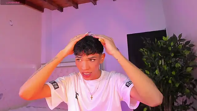 Snapshot of im_sebaslopez chatting on February 2026 07:46:01 PM im sebaslopez online show from February 2026 07:46:01 PM