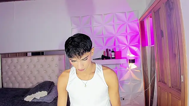 Snapshot of im_sebaslopez chatting on February 2026 06:57:02 AM im sebaslopez online show from February 2026 06:57:02 AM