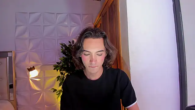 Snapshot of im_sebaslopez chatting on November 2025 11:43:01 AM im sebaslopez online show from November 2025 11:43:01 AM