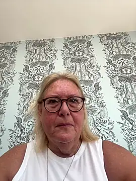Snapshot of MoistCurveyChanel chatting on July 2026 08:54:02 AM MoistCurveyChanel online show from July 2026 08:54:02 AM