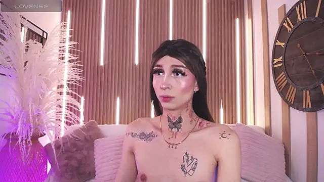 Aniie Doll online show from December 2025 08:25:01 PM