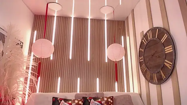 Aniie Doll online show from December 2025 08:44:01 PM