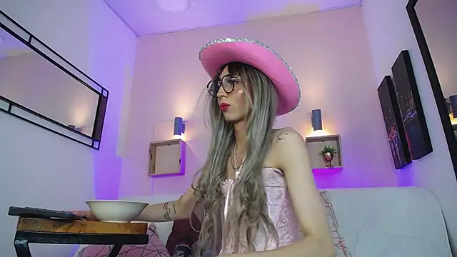 Snapshot of Aniie_Doll chatting on March 2025 06:42:01 AM Aniie Doll online show from March 2025 06:42:01 AM