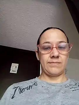 Snapshot of nicolle_milf1978 chatting on April 2026 01:31:02 PM nicolle milf1978 online show from April 2026 01:31:02 PM