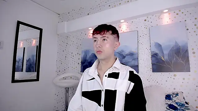 Snapshot of Noah_Xitruxx chatting on November 2025 12:44:02 PM Noah Xitruxx online show from November 2025 12:44:02 PM