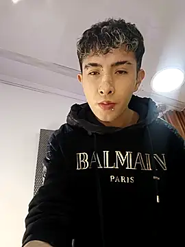 Snapshot of Noah_Xitruxx chatting on October 2025 01:23:02 PM Noah Xitruxx online show from October 2025 01:23:02 PM