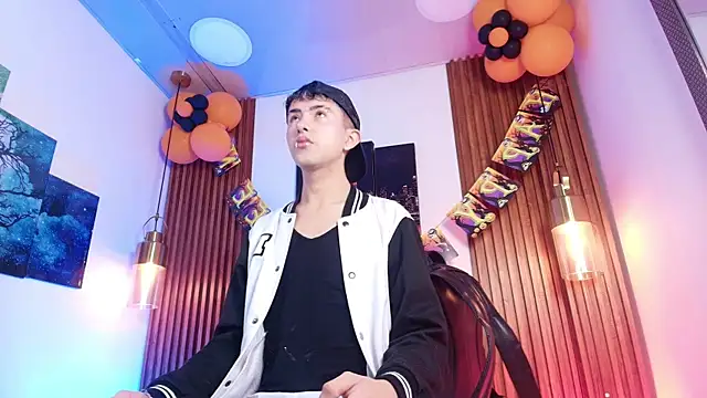 Snapshot of Noah_Xitruxx chatting on October 2025 02:52:02 AM Noah Xitruxx online show from October 2025 02:52:02 AM