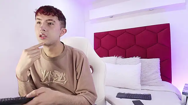 Snapshot of Noah_Xitruxx chatting on November 2025 12:50:02 PM Noah Xitruxx online show from November 2025 12:50:02 PM