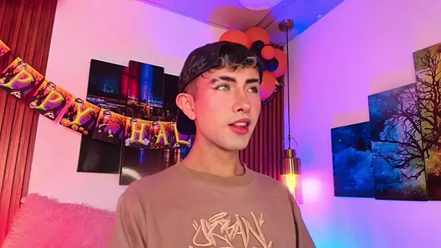 Snapshot of Noah_Xitruxx chatting on October 2025 03:15:02 AM Noah Xitruxx online show from October 2025 03:15:02 AM