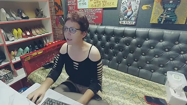 Snapshot of Lily4yourfun chatting on November 2025 07:23:02 AM Lily4yourfun online show from November 2025 07:23:02 AM