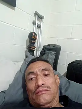 Snapshot of Innsaciable chatting on April 2026 12:45:02 PM Innsaciable online show from April 2026 12:45:02 PM