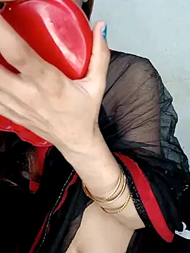 xpihu online show from November 2025 05:40:01 PM