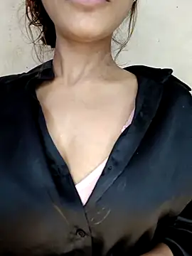 xpihu online show from November 2025 05:24:01 PM