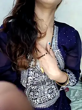 xpihu online show from November 2025 12:03:01 AM