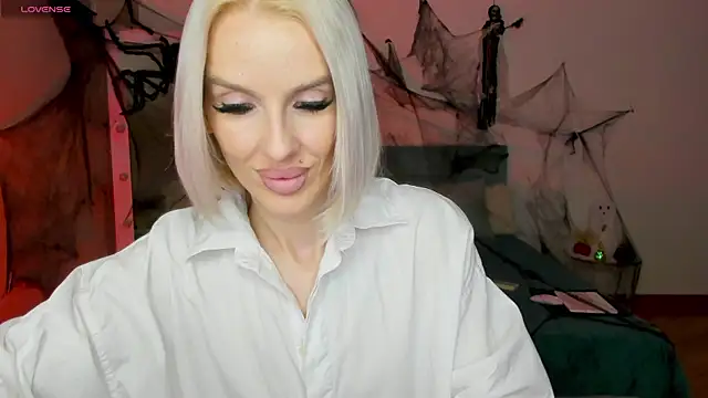 Lana kitty   online show from October 2025 11:27:02 PM