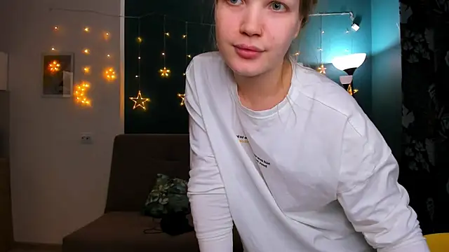 Snapshot of Xloe_Queen chatting on February 2025 02:37:01 PM Xloe Queen online show from February 2025 02:37:01 PM