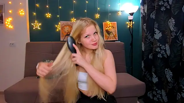 Snapshot of Xloe_Queen chatting on January 2025 02:10:01 PM Xloe Queen online show from January 2025 02:10:01 PM