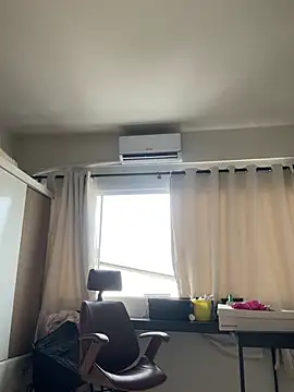 Morguisssz online show from February 2026 06:19:02 PM