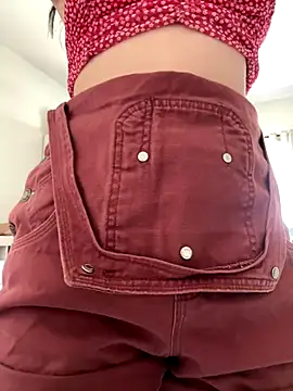 Morguisssz online show from November 2025 04:33:02 PM