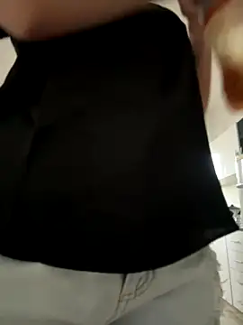 Morguisssz online show from November 2025 02:00:02 PM