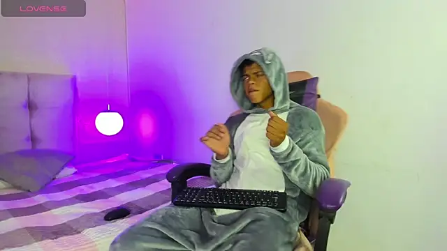 Snapshot of Jeffry_wolvess chatting on March 2025 03:41:02 AM Jeffry wolvess online show from March 2025 03:41:02 AM