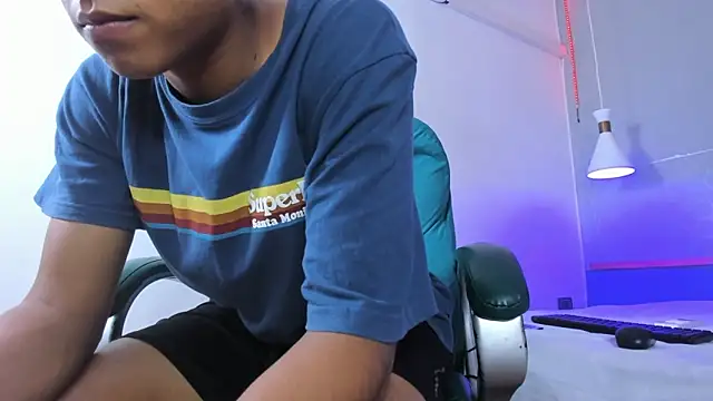 Snapshot of Jeffry_wolvess chatting on March 2026 12:06:02 AM Jeffry wolvess online show from March 2026 12:06:02 AM