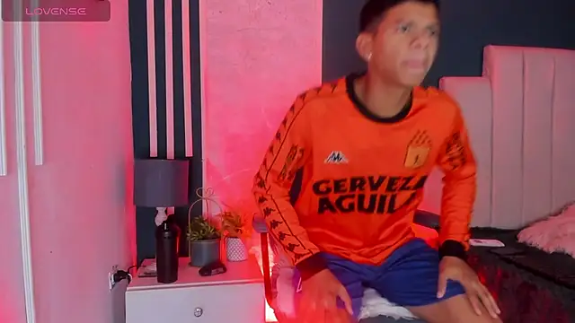 Snapshot of Jeffry_wolvess chatting on March 2025 12:06:01 PM Jeffry wolvess online show from March 2025 12:06:01 PM