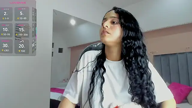 Giselle Roldan online show from November 2025 08:02:01 PM