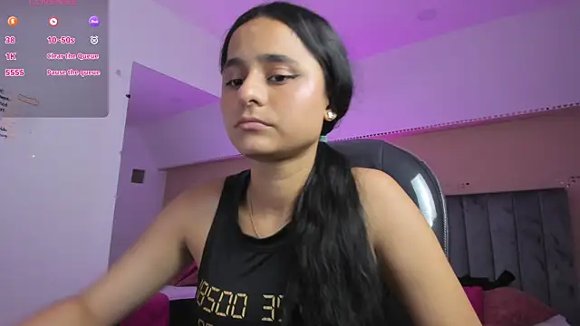 Giselle Roldan online show from April 2026 07:40:02 PM