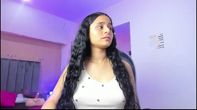 Giselle Roldan online show from February 2026 03:47:01 AM