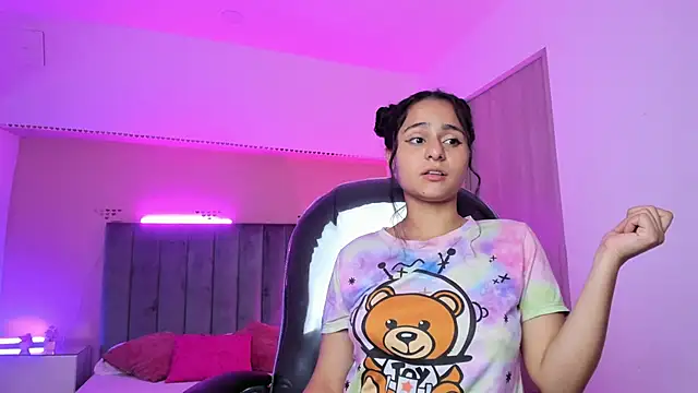 Giselle Roldan online show from March 2026 03:41:02 AM