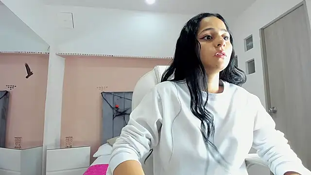 Giselle Roldan online show from October 2025 04:14:01 AM